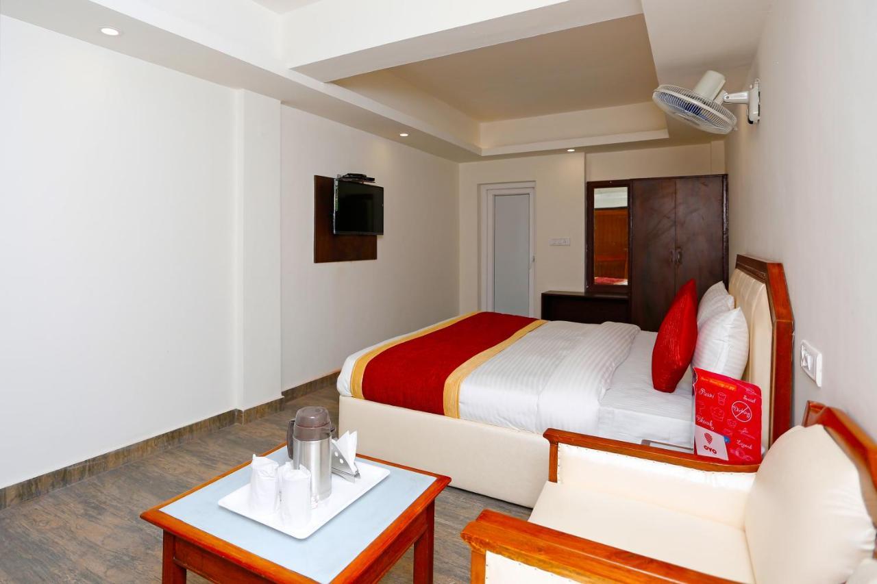 Oyo 8989 Hotel Raj 2488334 무소리에 외부 사진